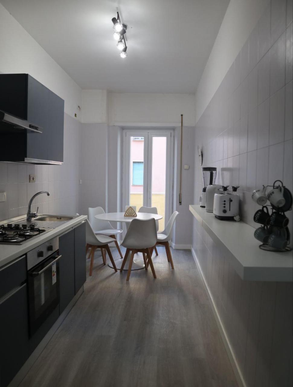 Sara'S Home - Modern Apartment Near Metro, Perfect For Families And Groups In Rome Buitenkant foto