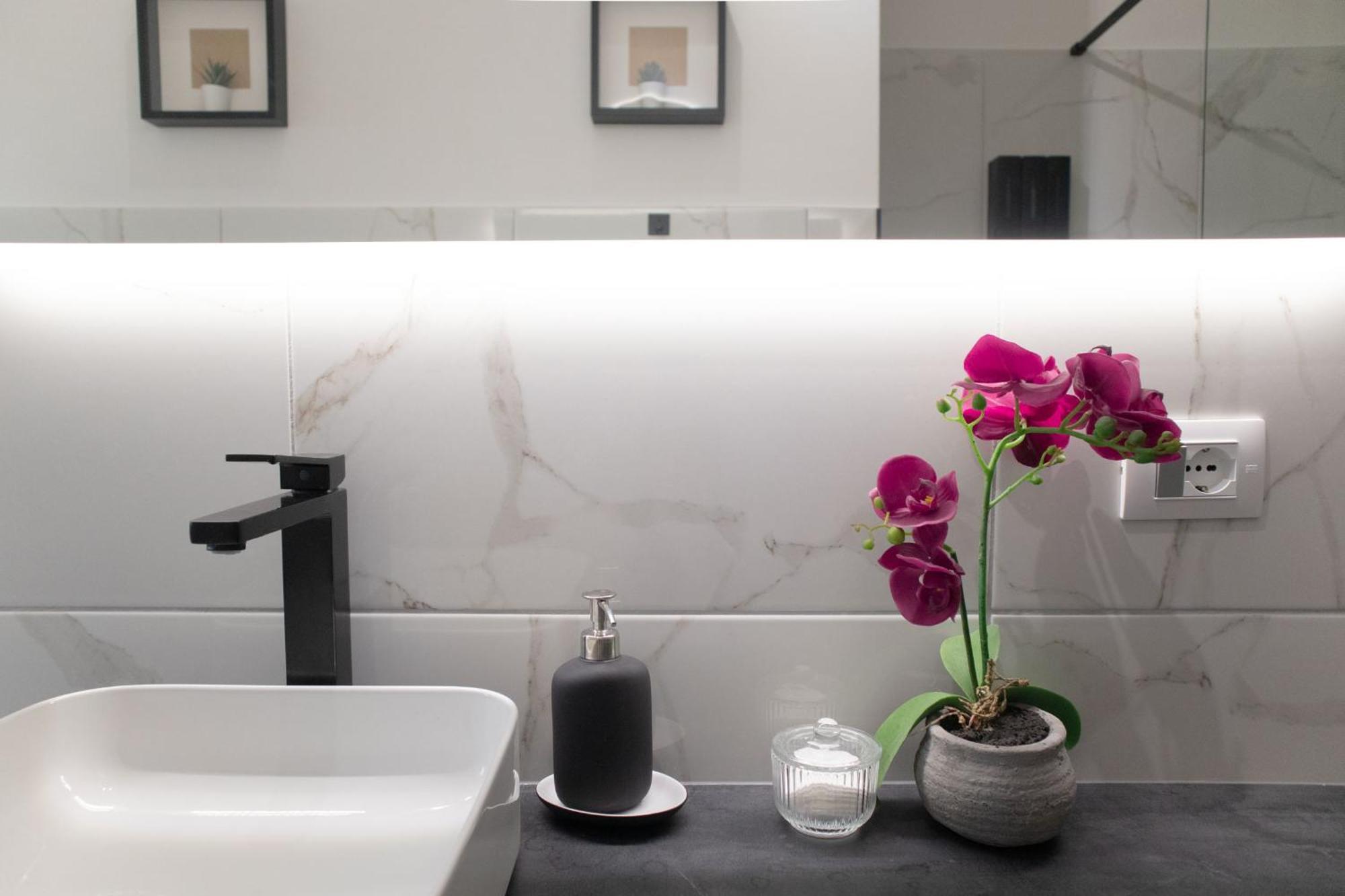 Sara'S Home - Modern Apartment Near Metro, Perfect For Families And Groups In Rome Buitenkant foto